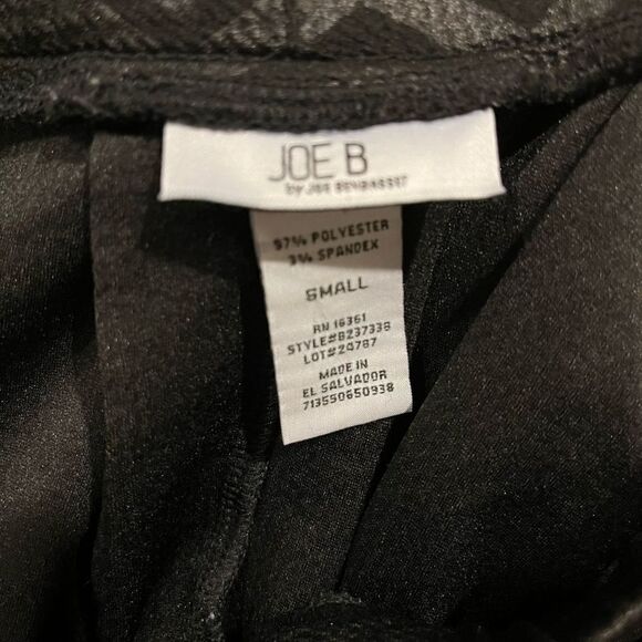 Black Shiny Zig-Zag Skater Skirt Junior’s Small - Picture 4 of 6